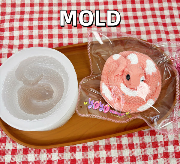 Yoyosquishy-Snake Mold
